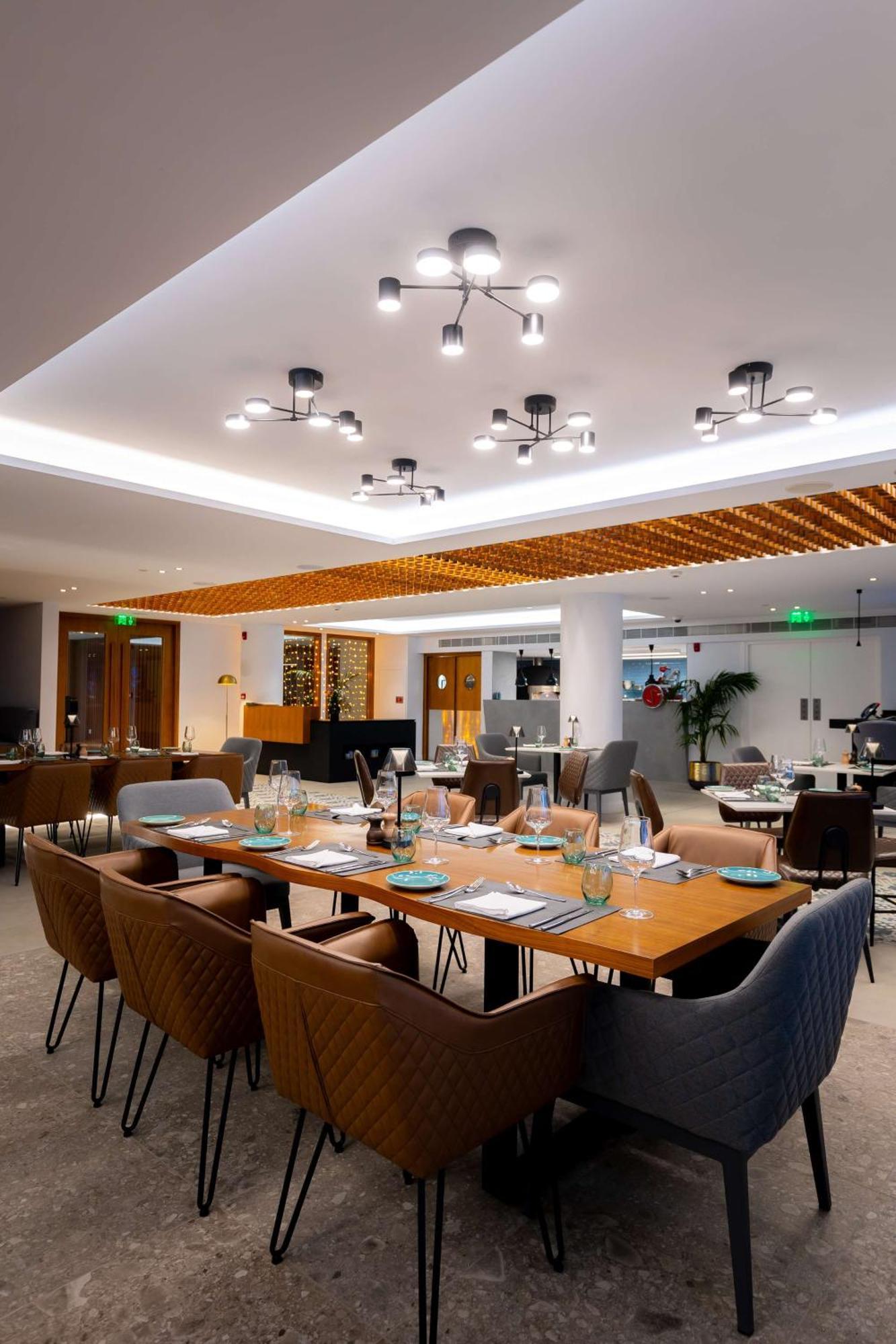 Radisson Complex